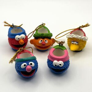 Vtg. 2006 Sesame Workshop Mini 1"H Christmas Tree Ornaments Christmas In July